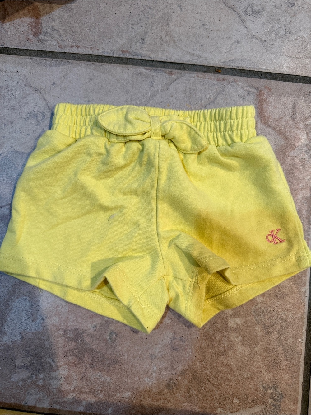 Calvin Klein Kids Yellow Bow-Tie Elastic Waist Shorts